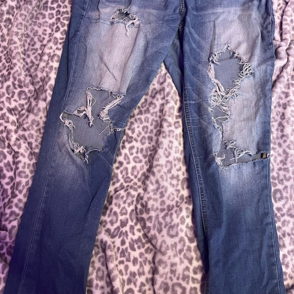RIPPED JEANS - Picture 1 of 5